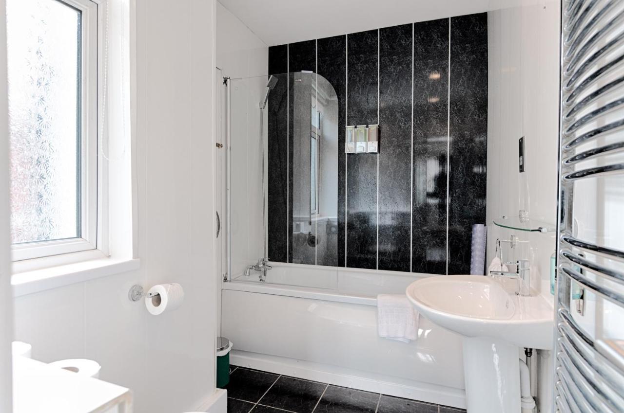 Make This Your Base! Tv In Every Bedroom! Merthyr Tydfil Exteriör bild