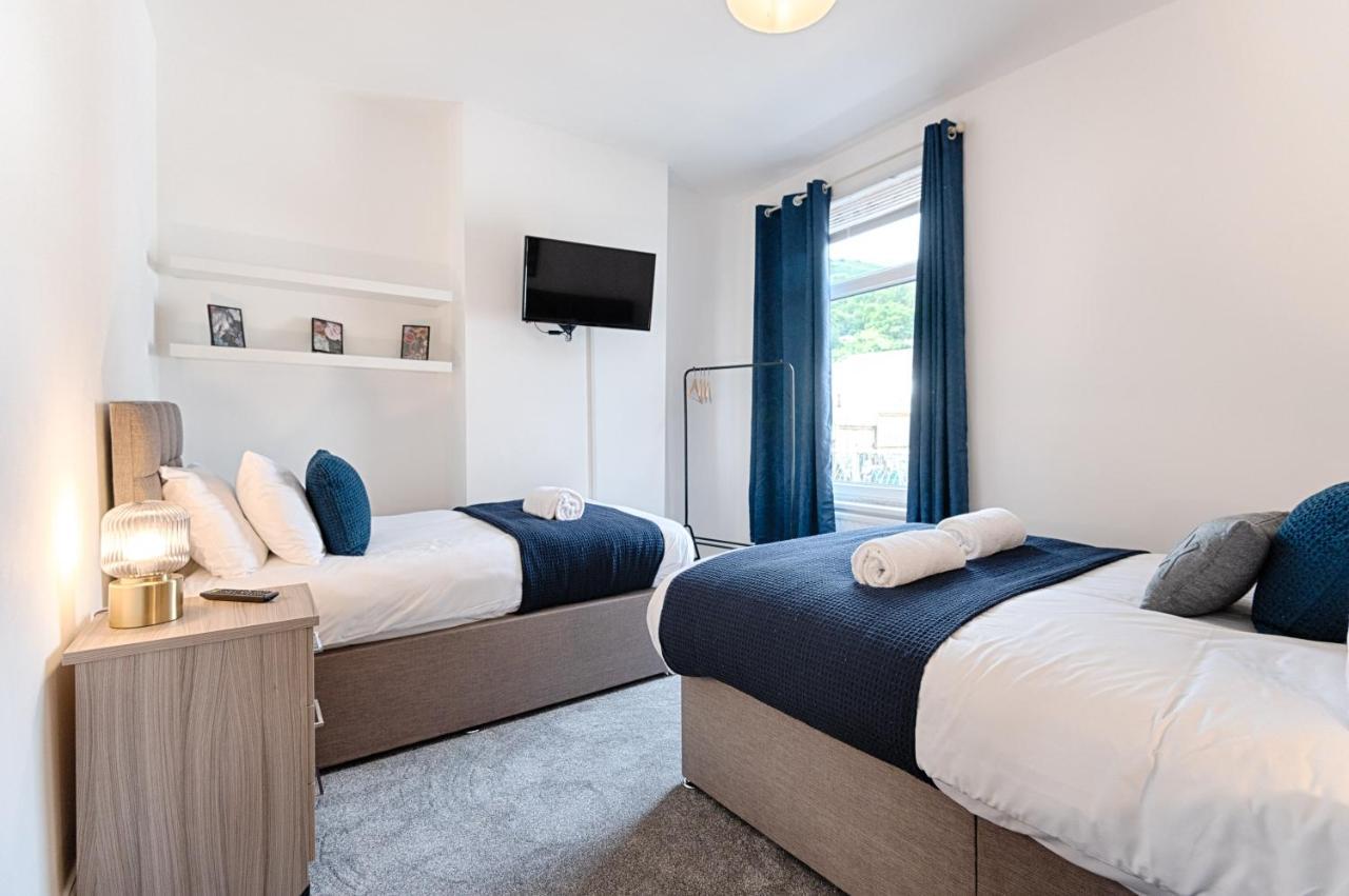 Make This Your Base! Tv In Every Bedroom! Merthyr Tydfil Exteriör bild
