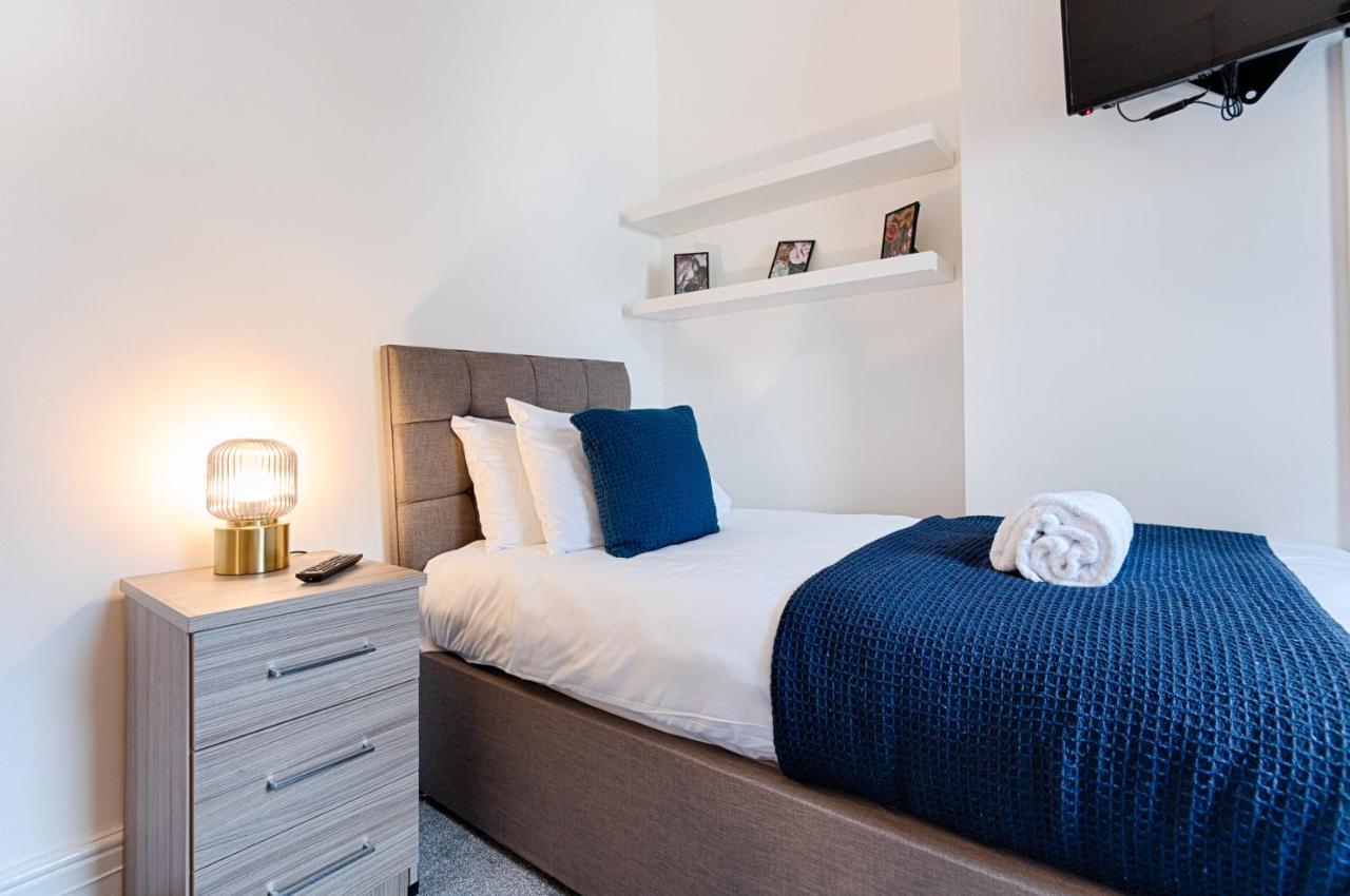 Make This Your Base! Tv In Every Bedroom! Merthyr Tydfil Exteriör bild